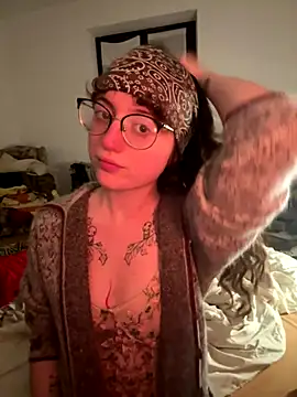 Snapshot of _foxygirl_ chatting on 12/05/24, 09:39 foxygirl online show from 12/05/24, 09:39