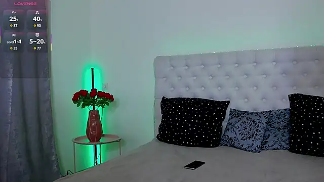 Snapshot of TamarraFox chatting on 11/07/25, 04:34 TamarraFox online show from 11/07/25, 04:34