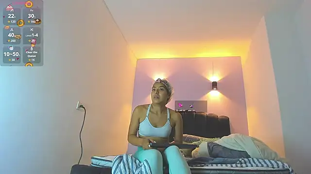 Sofia Clauss  online show from 10/21/25, 04:46