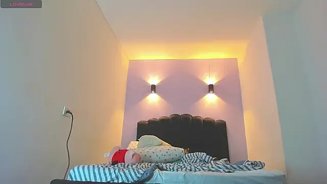 Sofia Clauss  online show from 11/03/25, 09:48