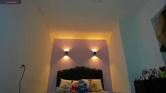 Snapshot of Sofia_Clauss_ chatting on 02/11/26, 05:12 Sofia Clauss online show from 02/11/26, 05:12