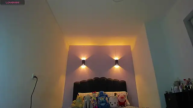 Snapshot of Sofia_Clauss_ chatting on 02/13/26, 05:14 Sofia Clauss online show from 02/13/26, 05:14