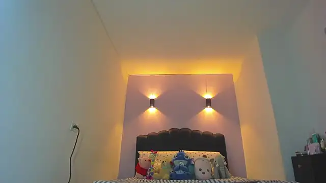 Snapshot of Sofia_Clauss_ chatting on 02/17/26, 04:20 Sofia Clauss online show from 02/17/26, 04:20