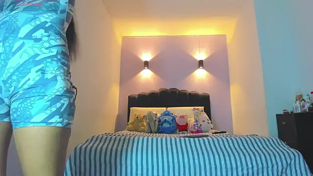 Sofia Clauss  online show from 04/01/26, 02:34