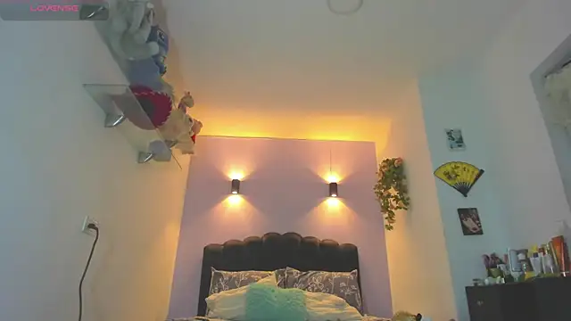 Snapshot of Sofia_Clauss_ chatting on 06/23/26, 04:21 Sofia Clauss online show from 06/23/26, 04:21