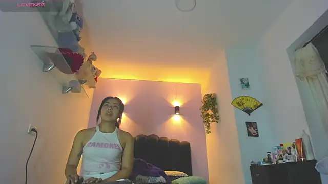 Snapshot of Sofia_Clauss_ chatting on 07/04/26, 05:13 Sofia Clauss online show from 07/04/26, 05:13