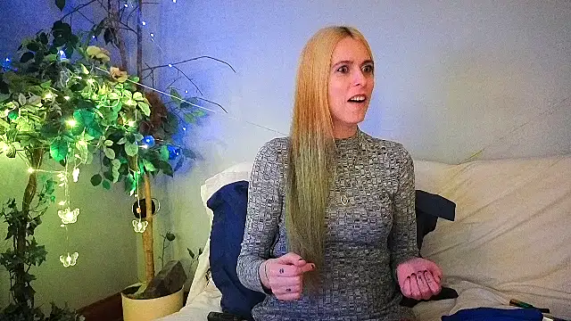 Snapshot of CanadianBeaver6969 chatting on 10/11/25, 09:19 CanadianBeaver6969 online show from 10/11/25, 09:19