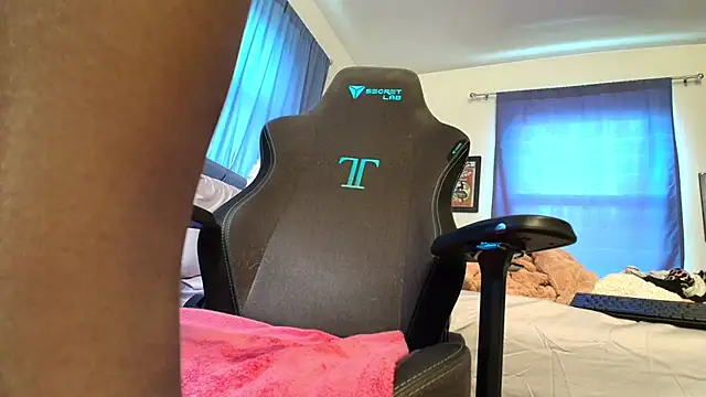 TSCassandraLove online show from 03/20/25, 05:36