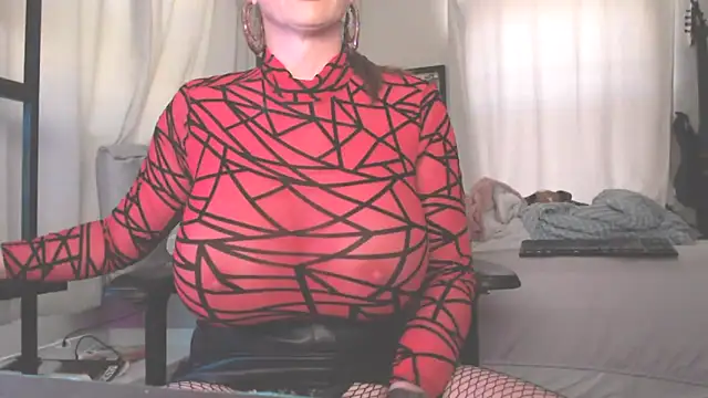 TSCassandraLove online show from 10/13/25, 03:01