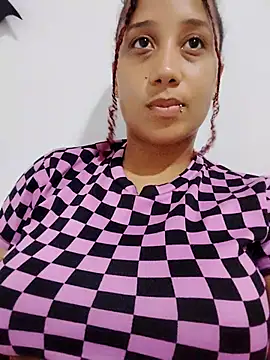 Snapshot of zandra_kiman chatting on 11/16/25, 02:39 zandra kiman online show from 11/16/25, 02:39