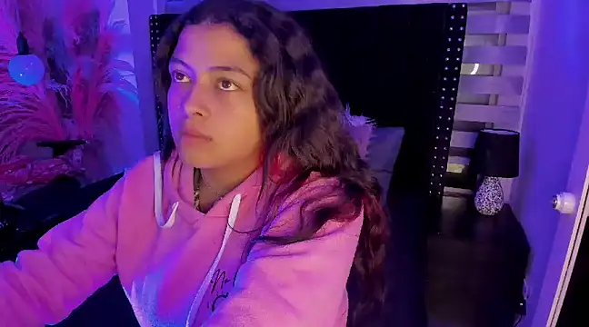 Sofiia-Rubb online show from 02/04/25, 03:44