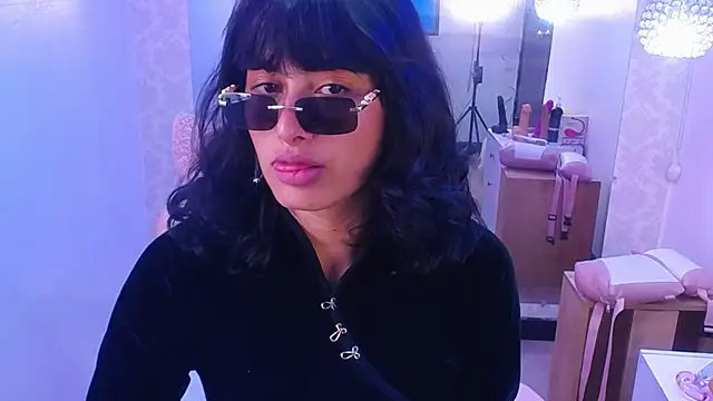 Snapshot of candy_lux_ chatting on 01/11/25, 05:07 candy lux online show from 01/11/25, 05:07