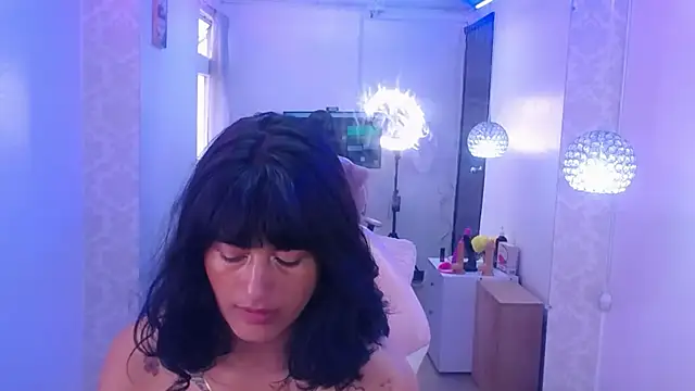 Snapshot of candy_lux_ chatting on 01/13/25, 08:04 candy lux online show from 01/13/25, 08:04