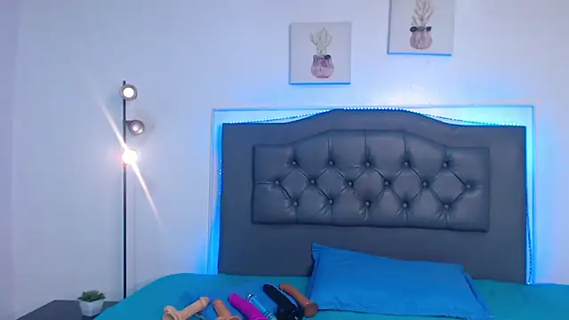 Snapshot of candy_lux_ chatting on 11/26/25, 07:04 candy lux online show from 11/26/25, 07:04