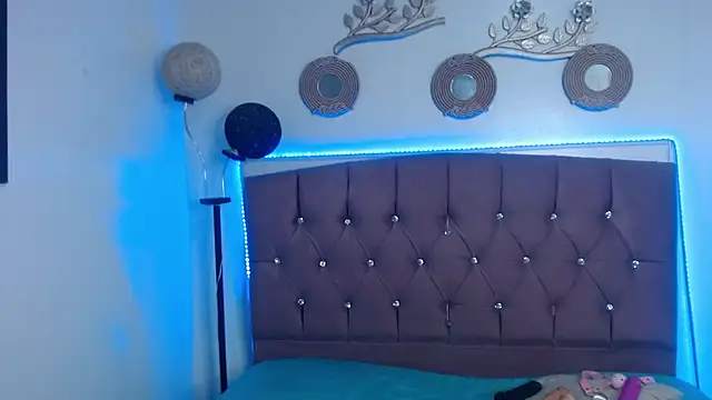 Snapshot of candy_lux_ chatting on 11/30/25, 07:07 candy lux online show from 11/30/25, 07:07