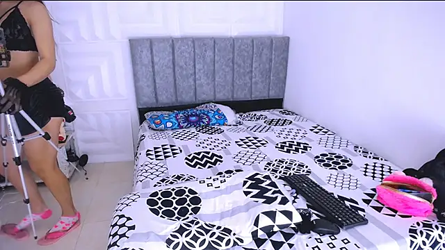 nataly red online show from 02/25/25, 05:15