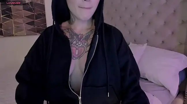 vangie  online show from 01/18/25, 01:30