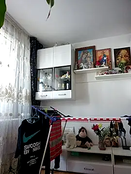 AvaLloyd online show from 02/19/25, 10:45