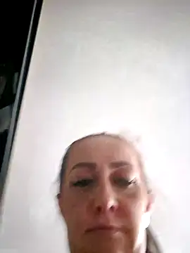 AvaLloyd online show from 02/25/25, 12:24