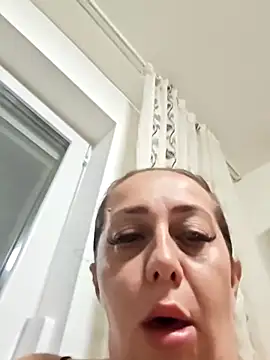 AvaLloyd online show from 10/11/25, 02:44