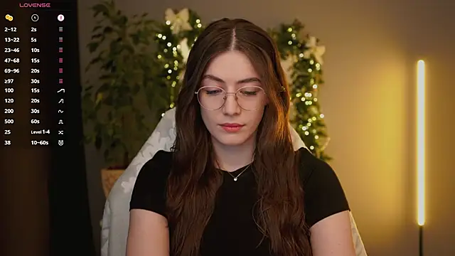 Ester Hill online show from 12/19/25, 01:56