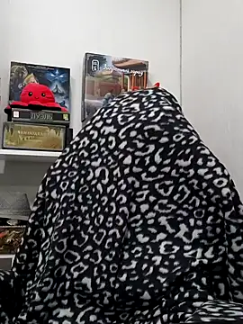 Snapshot of ElliMoor chatting on 12/09/24, 07:28 ElliMoor online show from 12/09/24, 07:28