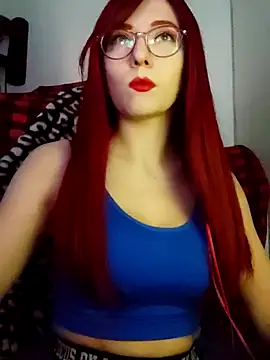 Snapshot of ElliMoor chatting on 01/18/25, 12:47 ElliMoor online show from 01/18/25, 12:47