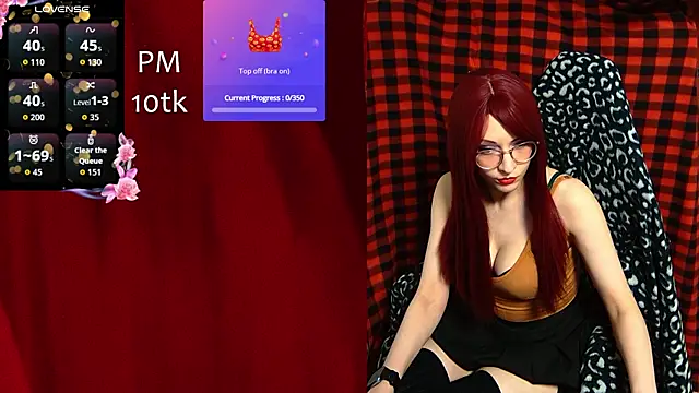 Snapshot of ElliMoor chatting on 10/21/25, 10:49 ElliMoor online show from 10/21/25, 10:49