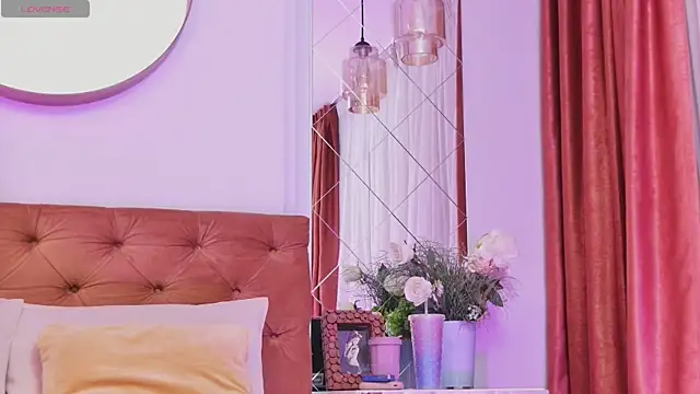 EmilyColle  online show from 10/18/25, 04:15