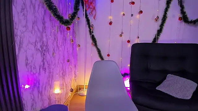 chloe blue online show from 12/20/25, 11:39