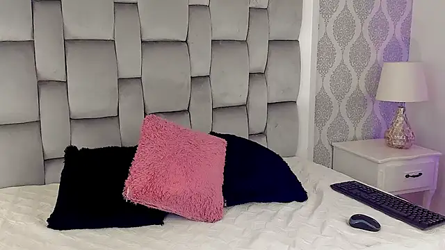 Snapshot of Charlotte__08 chatting on 11/05/25, 07:25 Charlotte 08 online show from 11/05/25, 07:25