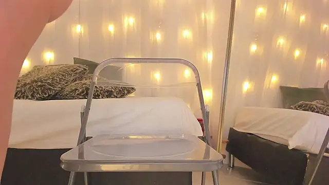 Petite Lucie online show from 02/22/25, 09:59