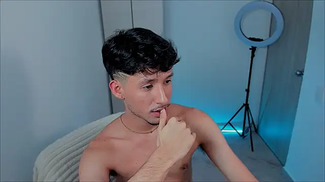 Snapshot of dimitri_targaryen chatting on 12/17/24, 02:44 dimitri targaryen online show from 12/17/24, 02:44