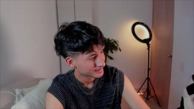 Snapshot of dimitri_targaryen chatting on 01/10/25, 03:39 dimitri targaryen online show from 01/10/25, 03:39