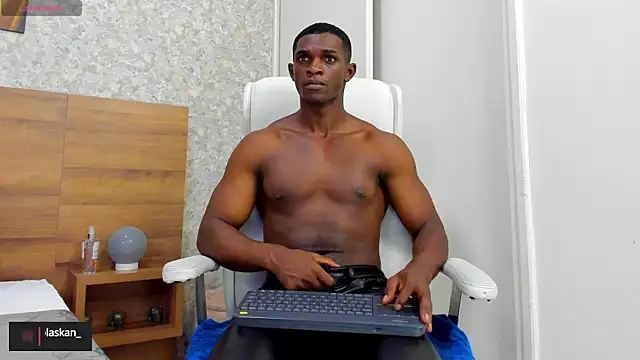 Snapshot of nicolaskan chatting on 12/23/24, 05:28 nicolaskan online show from 12/23/24, 05:28