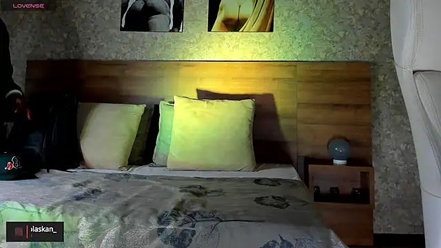 Snapshot of nicolaskan chatting on 12/31/24, 10:58 nicolaskan online show from 12/31/24, 10:58