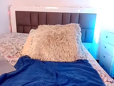 Snapshot of nicolaskan chatting on 10/11/25, 04:27 nicolaskan online show from 10/11/25, 04:27