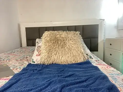 Snapshot of nicolaskan chatting on 11/20/25, 12:05 nicolaskan online show from 11/20/25, 12:05