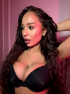 Snapshot of CardiSweetBaby chatting on 11/14/25, 02:27 CardiSweetBaby online show from 11/14/25, 02:27