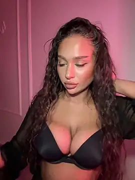 Snapshot of CardiSweetBaby chatting on 11/16/25, 05:40 CardiSweetBaby online show from 11/16/25, 05:40