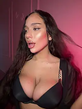 Snapshot of CardiSweetBaby chatting on 12/14/25, 07:51 CardiSweetBaby online show from 12/14/25, 07:51