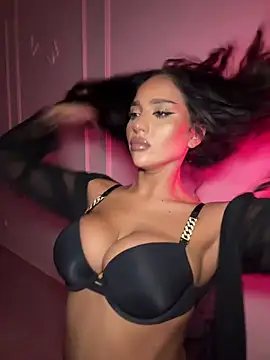 Snapshot of CardiSweetBaby chatting on 12/20/25, 05:42 CardiSweetBaby online show from 12/20/25, 05:42