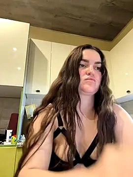 Karolina llove online show from 11/16/25, 08:36