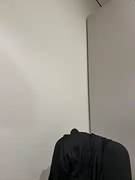 Karolina llove online show from 11/29/25, 06:49