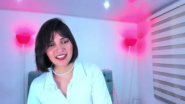 lina bedoya  online show from 01/15/25, 02:46