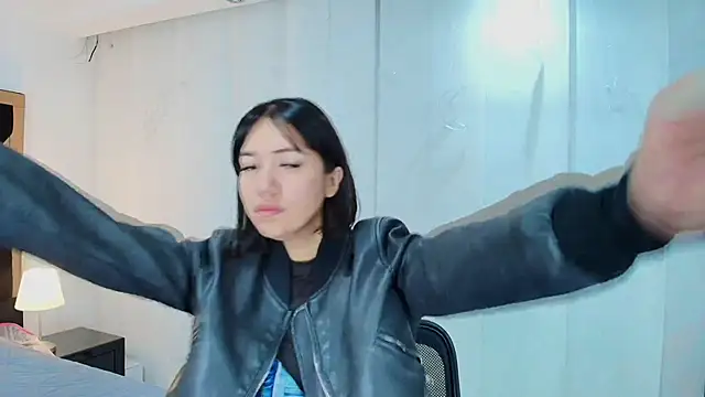 lina bedoya  online show from 10/02/25, 11:39