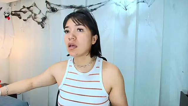 lina bedoya  online show from 10/29/25, 11:34