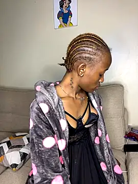 Snapshot of Shanniva chatting on 09/09/25, 04:45 Shanniva online show from 09/09/25, 04:45