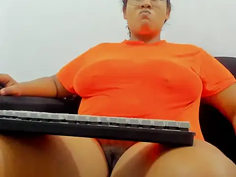 Kika teem online show from 10/19/25, 06:52