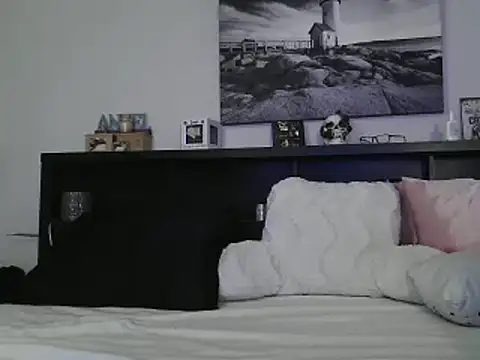 CrystalLakeXO online show from 02/01/25, 08:29